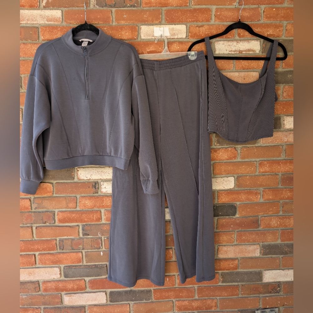 Gray Three-Piece Lounge Set. Super Soft, Size Large.